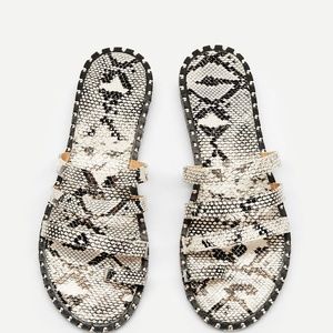 LIGHT SNAKE TOE SANDAL